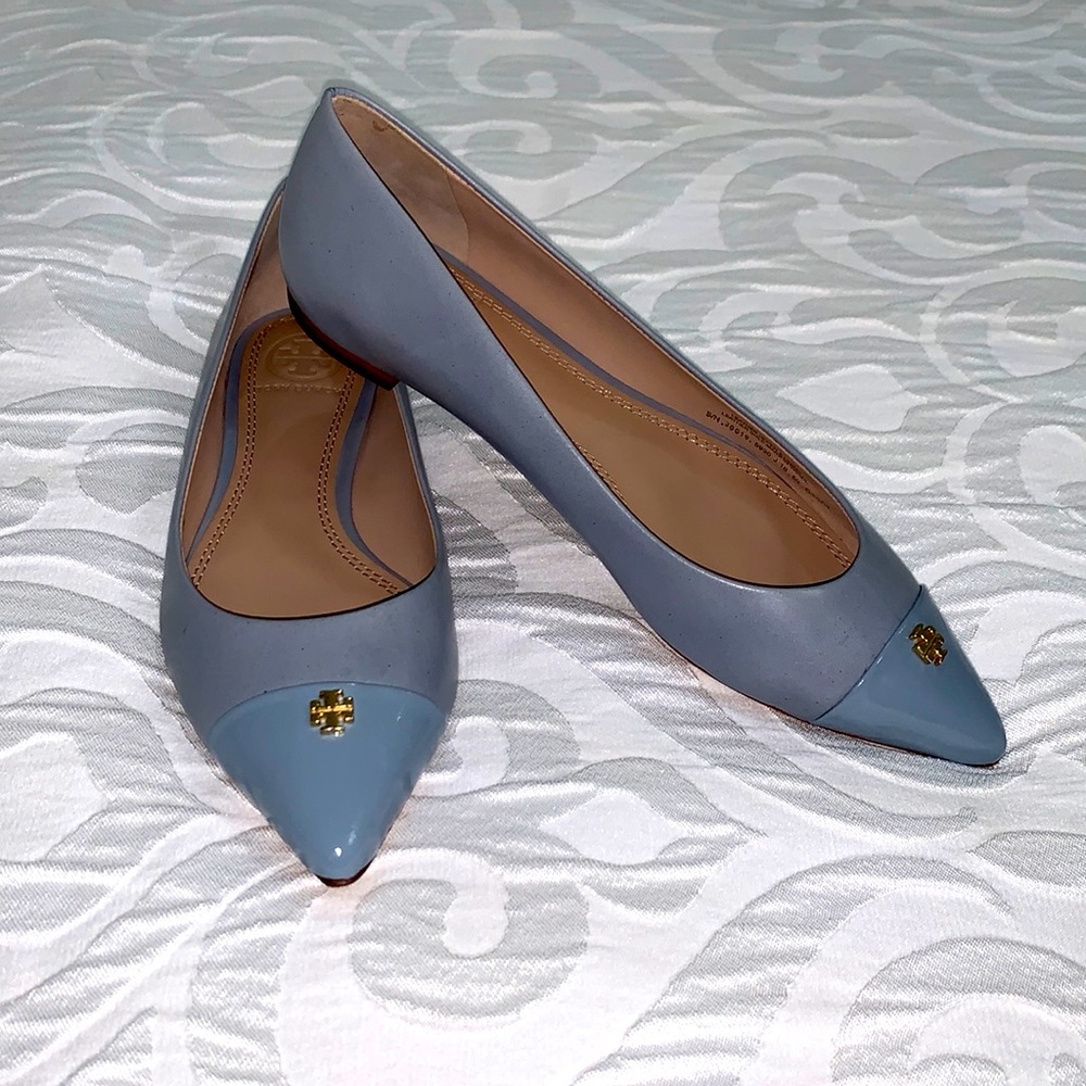 TORY BURCH pointed toe flats,Leather sole.